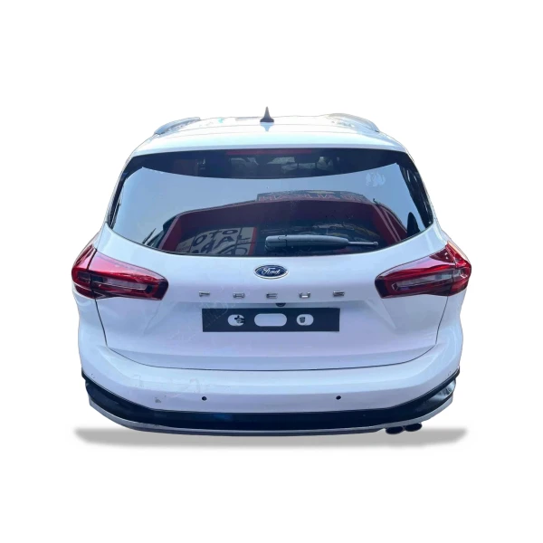 Ford Focus 4 STW Beyaz Bagaj Kapağı Ford