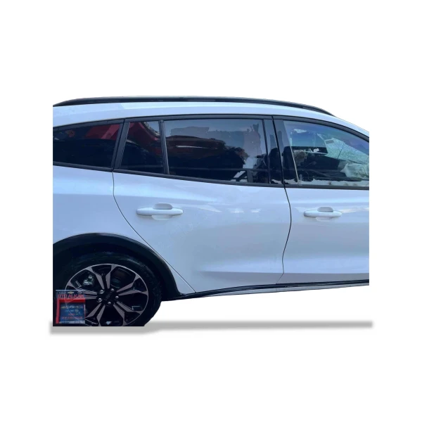 Ford Focus Active STW Sağ Arka Kapı Beyaz Ford