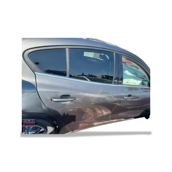 Ford Focus 4 Sağ Arka Kapı Füme