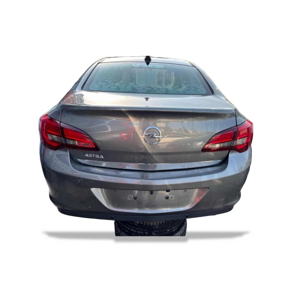 Opel Astra J Sedan Bagaj Kapağı Opel
